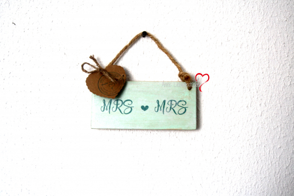 Holzschild Mrs&Mrs mint